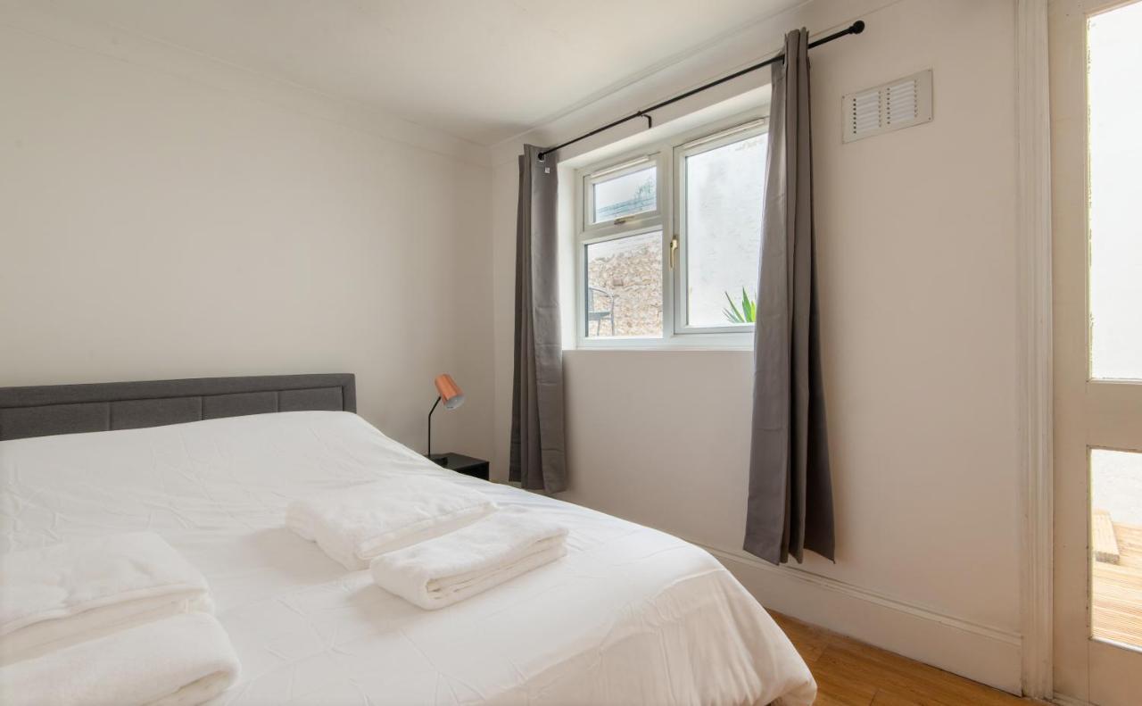 -Newly Refurbished- Stylish Apartment 5 Minutes From Station W Garden Brighton Kültér fotó